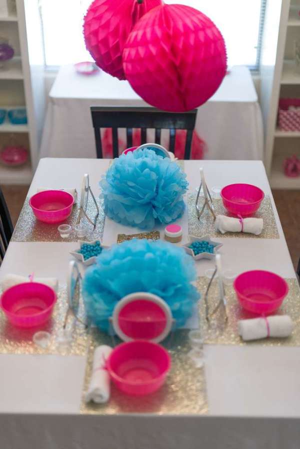 Glittering-Spa-Birthday-Party-Guest-Seating