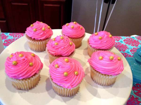 Glittering-Spa-Birthday-Party-Pink-Cupcakes