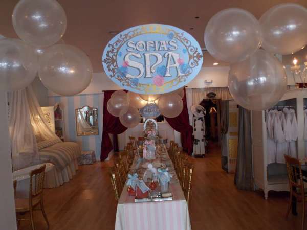 Spa-And-Tea-Time-Birthday-Party-Guest-Tables