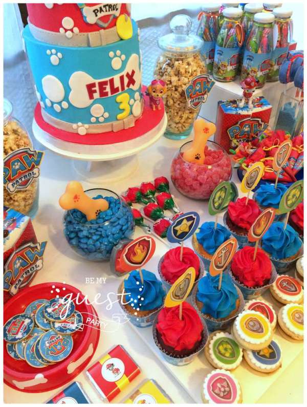 Colorful-Paw-Patrol-Birthday-Party-Bright-Cupcakes