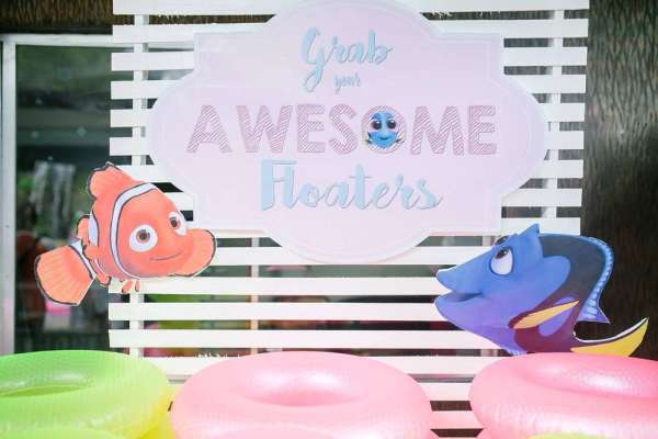 Finding-Dory-Pool-Party-Float-Banner