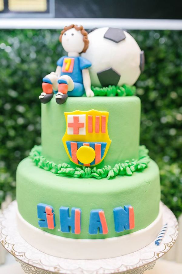 Modern-Soccer-Club-Party-Cake