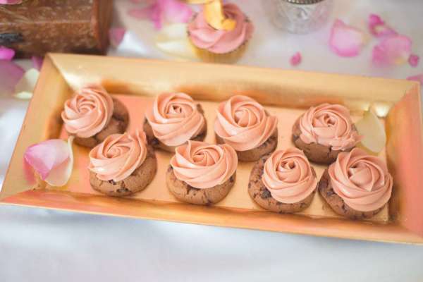 Classic-Sleeping-Beauty-Birthday-Party-Rose-Cookies