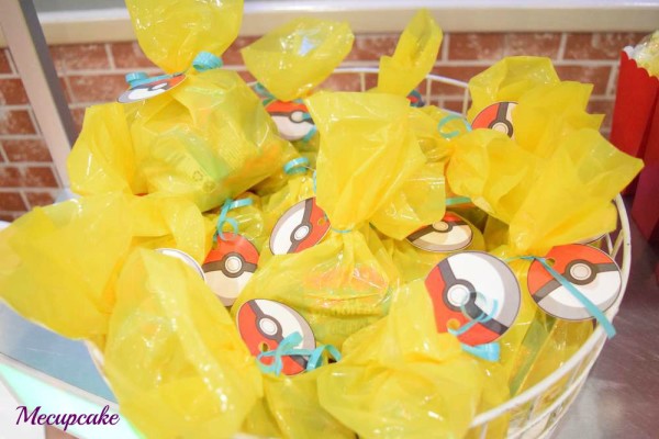 Radiant-Pokemon-Birthday-Party-Gift-Bags