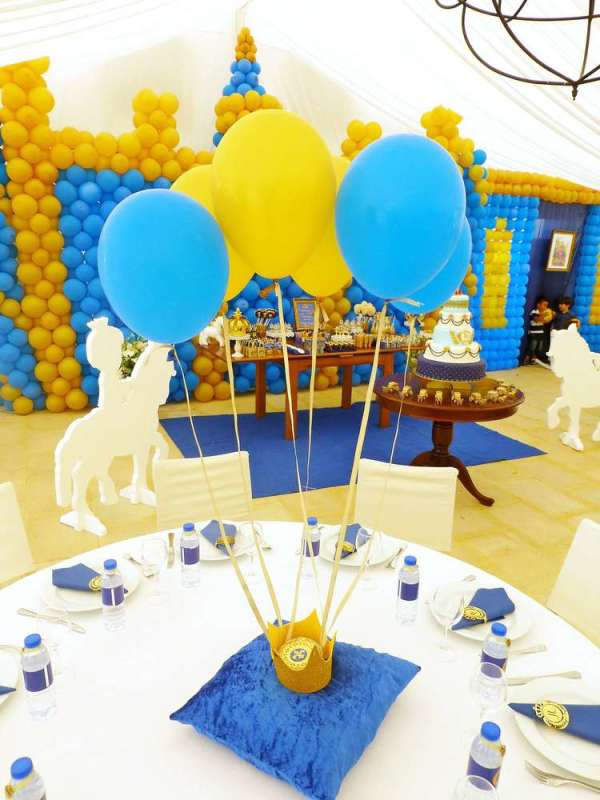 Blue-And-Yellow-Royal-Prince-Birthday-Guest-Table