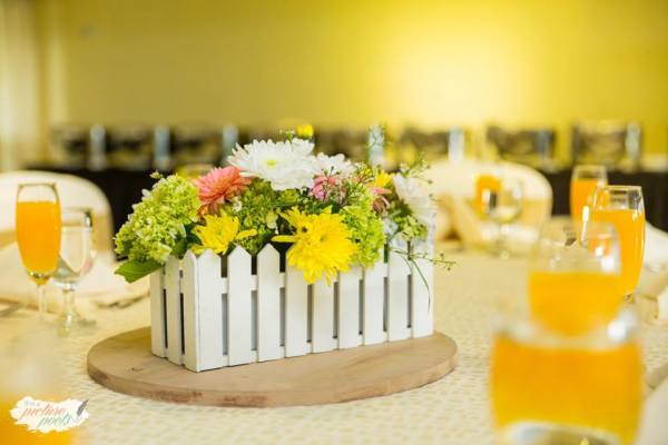 Whimsical-You-Are-My-Sunshine-Birthday-Guest-Seating