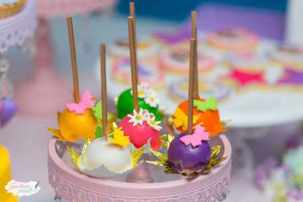 Modern-Lego-Friends-Birthday-Cakepops