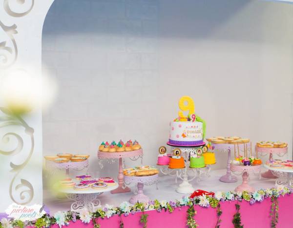 Modern-Lego-Friends-Birthday-Dessert-Table