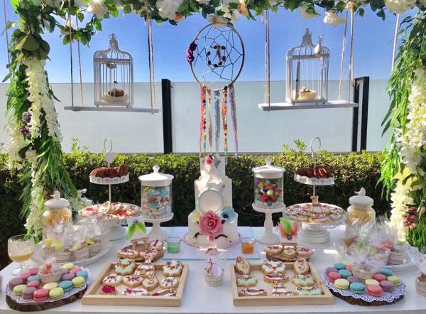 Outdoor-Bohemian-Chic-Party-Dessert-Table