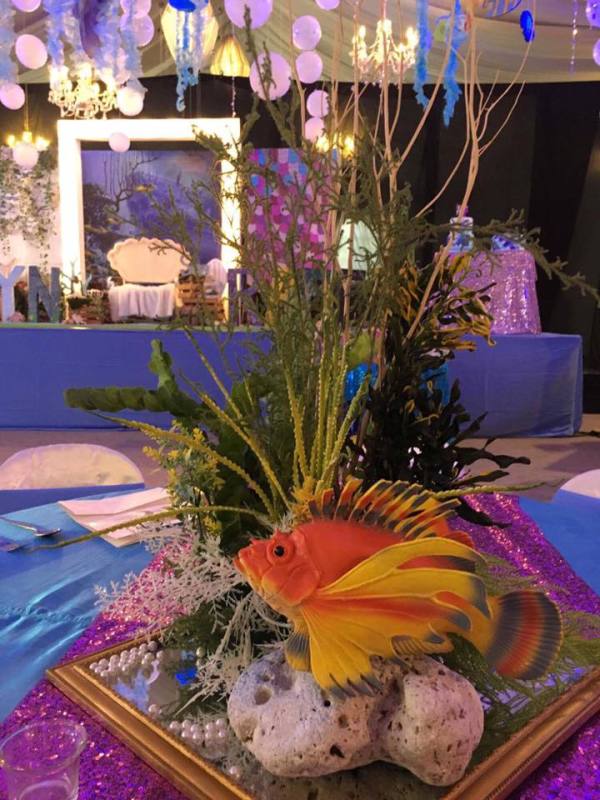 Tropical-Under-The-Sea-Adventure-Party-Fish-Decorations