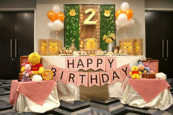 Winnie-The-Pooh-Bear-Birthday-Party-Dessert-Table