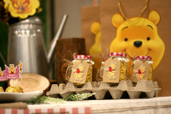 Winnie-The-Pooh-Bear-Birthday-Party-Mason-Jars