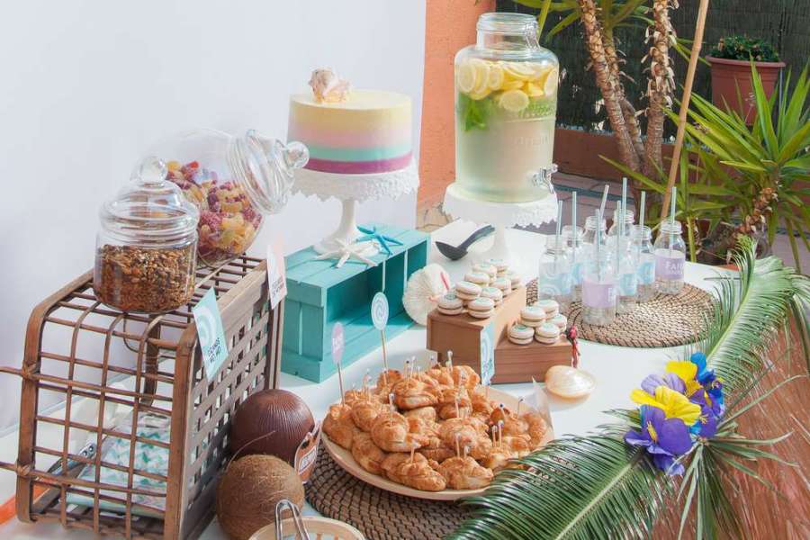 Moana-Tropical-Birthday-Party-Coconuts