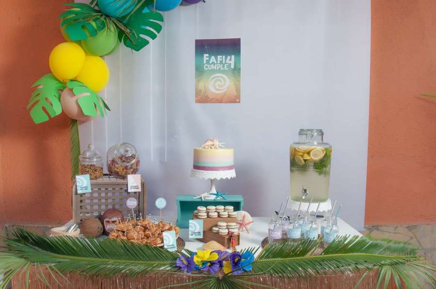 Moana-Tropical-Birthday-Party-Dessert-Table