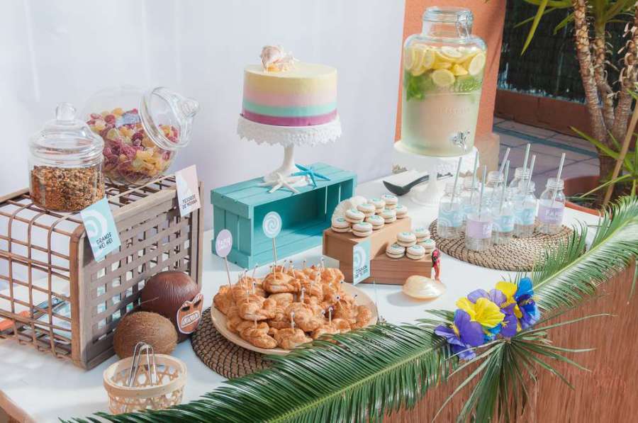 Moana-Tropical-Birthday-Party-Snack-Table