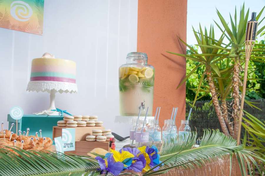 Moana-Tropical-Birthday-Party-Treat-Table