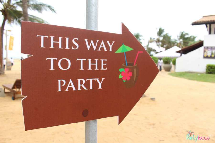 Tropical-Summer-Beach-Party-Arrow-Sign