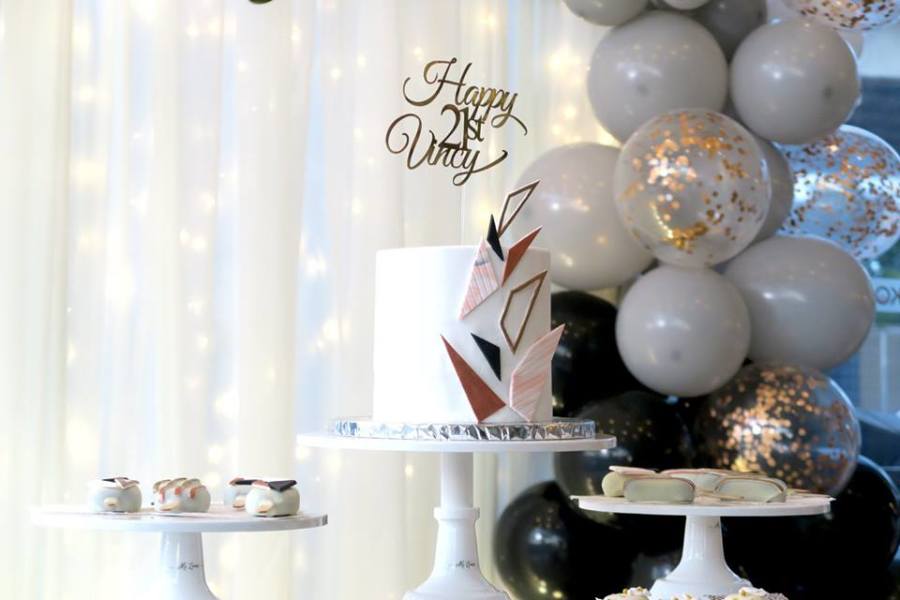 Contemporary-Geometrical-Birthday-Party-Balloons