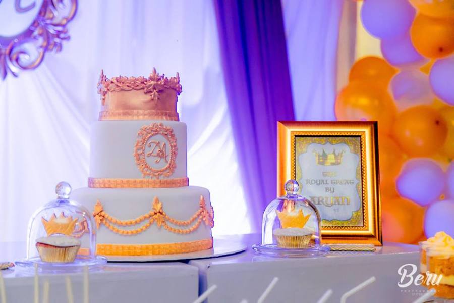Fresh-Royal-Birthday-Party-Gold-And-White-Cake