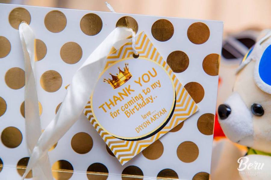 Fresh-Royal-Birthday-Party-Thank-You-Gifts