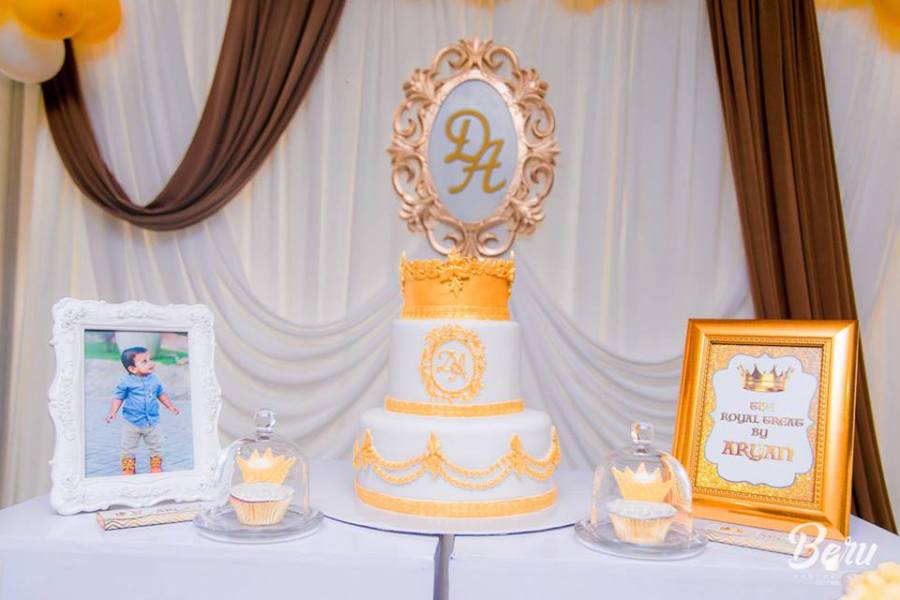 Fresh-Royal-Birthday-Party-Tiered-Cake