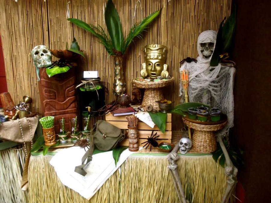 Indiana Jones Party dessert table