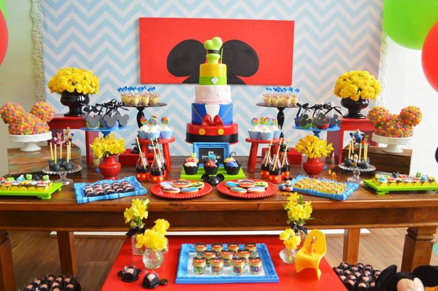 Mickey-Mouse-First-Birthday-Adventure-Backdrop