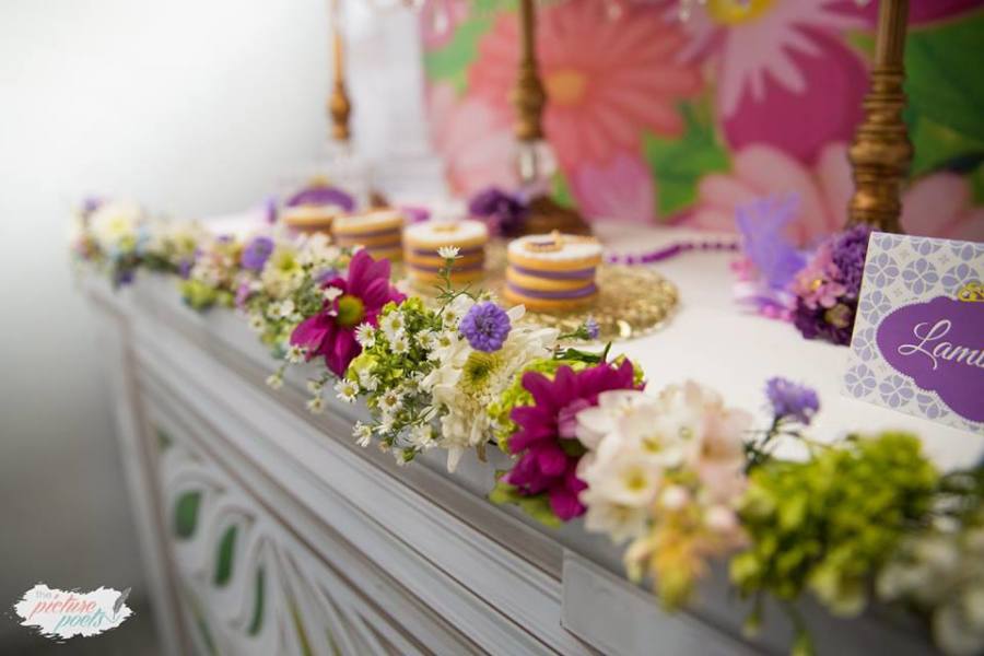 Royal-Princess-Sophia-Birthday-Party-Flower-Garland