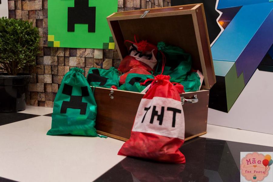 Modern-Minecraft-Birthday-Party-TNT-Bags