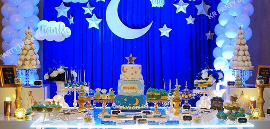 Stars-And-Moon-Birthday-Dessert-Table