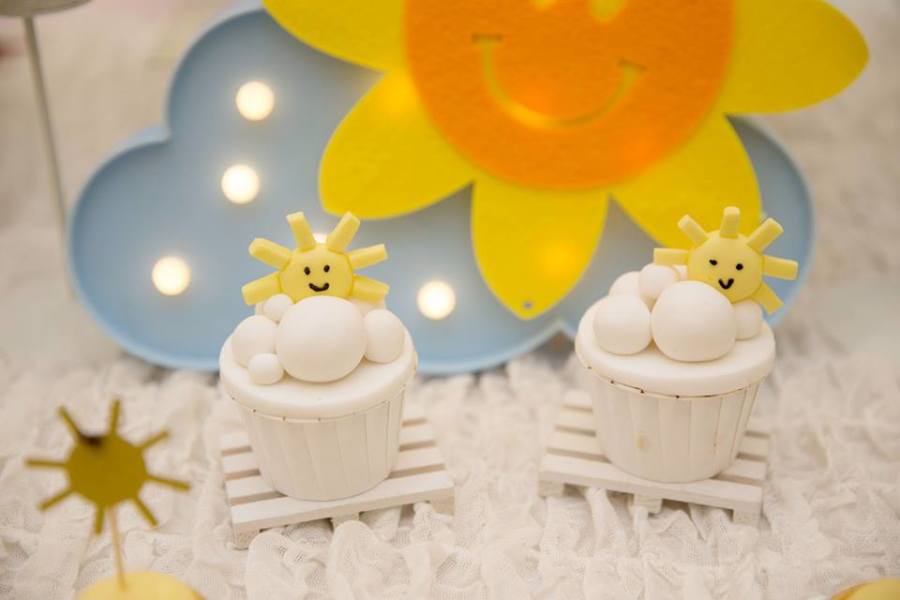 Sweet-You-Are-My-Sunshine-Birthday-Cupcakes