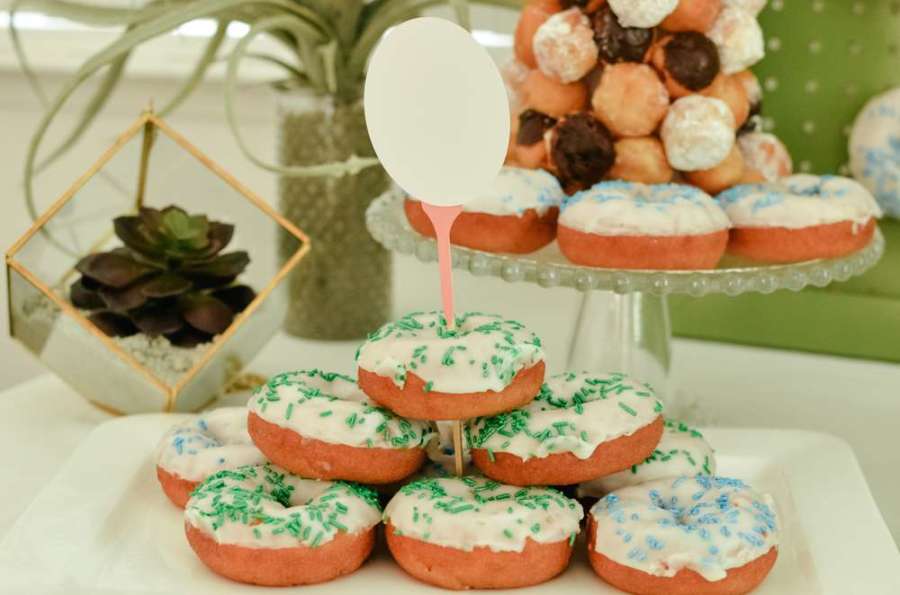 Palm-Springs-Inspired-Retro-Golf-Party-Donut-Tower
