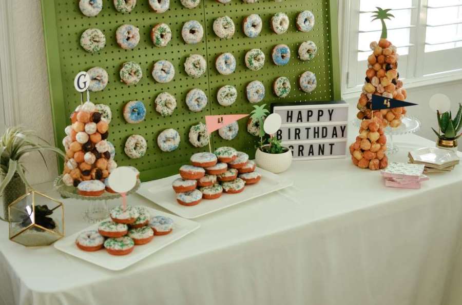Palm-Springs-Inspired-Retro-Golf-Party-Treat-Table