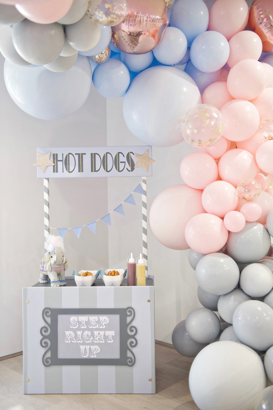 pink-blue-grey-carnival-party-hot-dogs-stand