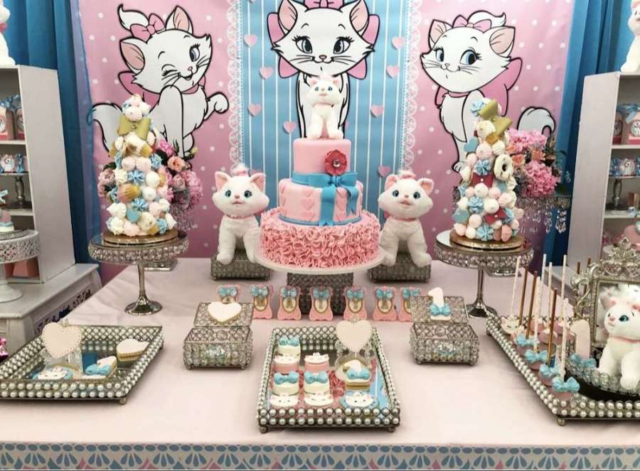 Aristocats-Pretty-Kitty-Birthday-Party-Pink-Cake