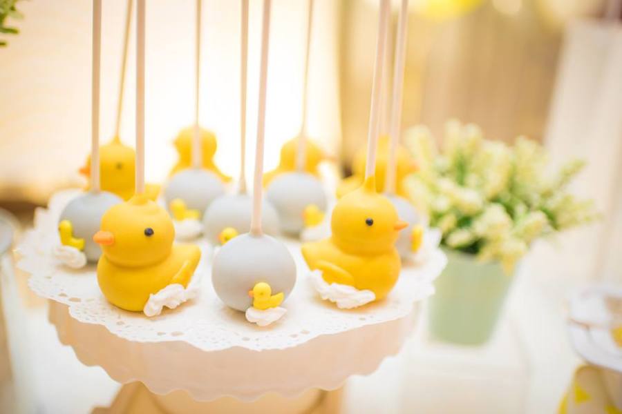 Rubber-Ducky-Birthday-Celebration-Duck-Pops
