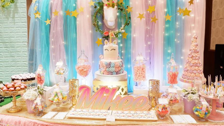 magical unicorn candy bar with cake