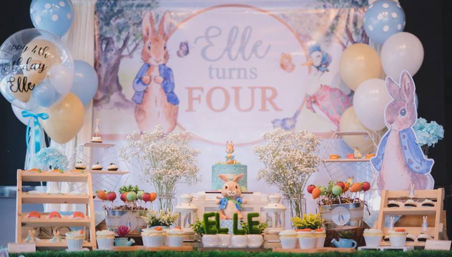 Whimsical-Peter-Rabbit-Birthday-Snack-Table