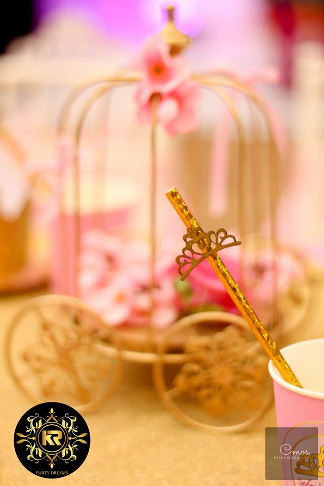 adorable gold paper straws