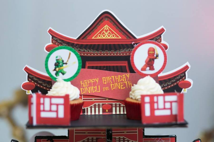 ninja castle treat centerpiece with cupcakes with message