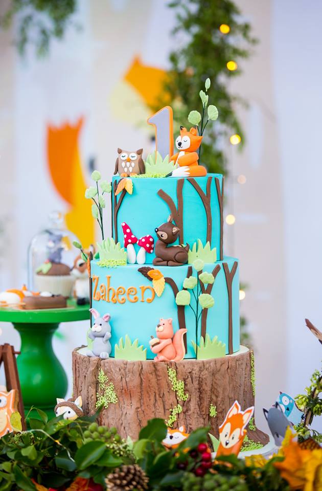 woodland cake with animals