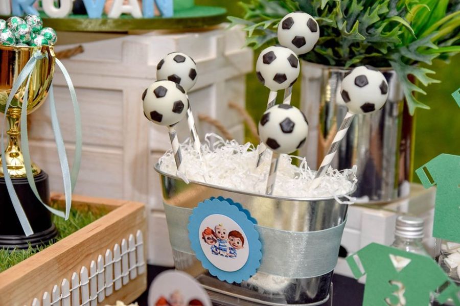 soccer ball cakepops