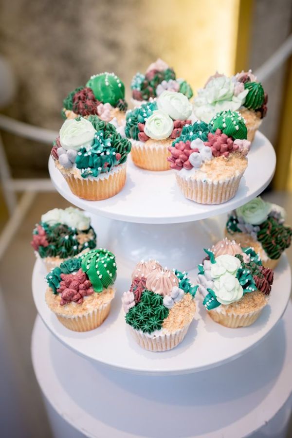 amazingly decorated succulent cupcakes