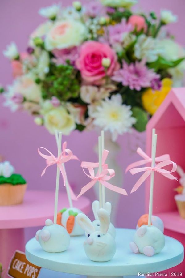 bunny tail and carrot cakepops