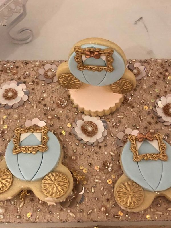 fairytale cinderella carriage cookies