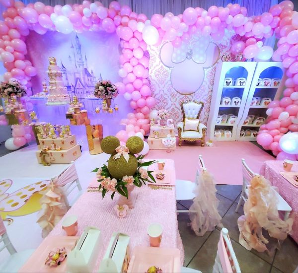 Pastel Pink and Gold Minnie Mouse Party Tablescape