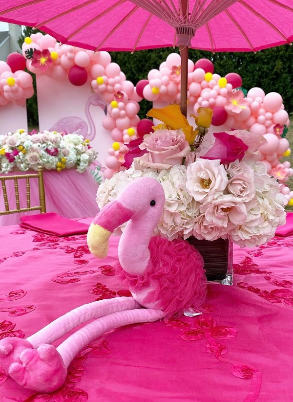 flamingo soft toy as centerpieces