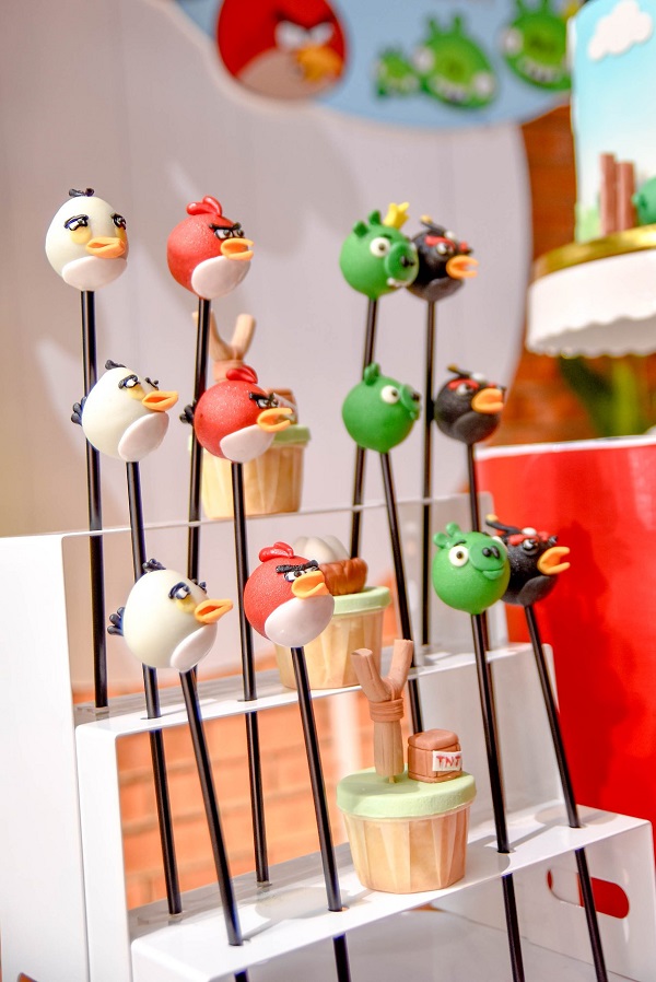 angry bird cake pops