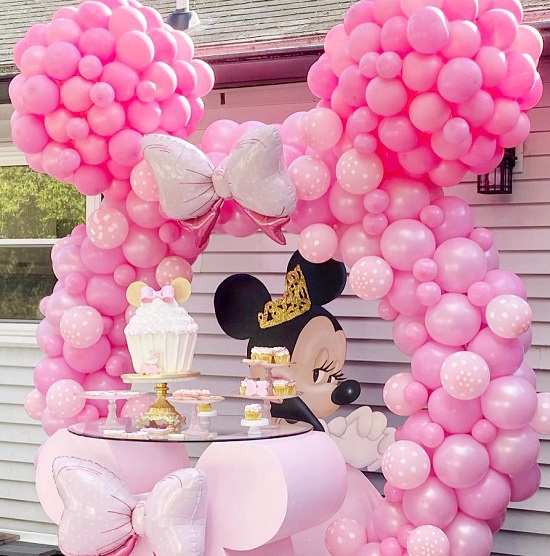 large minnie mouse shape table