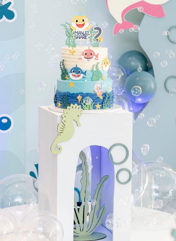 amazing baby shark birthday cake with bubbles